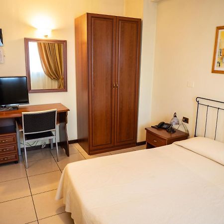 Hotel Residence White Palace Cento  Ngoại thất bức ảnh