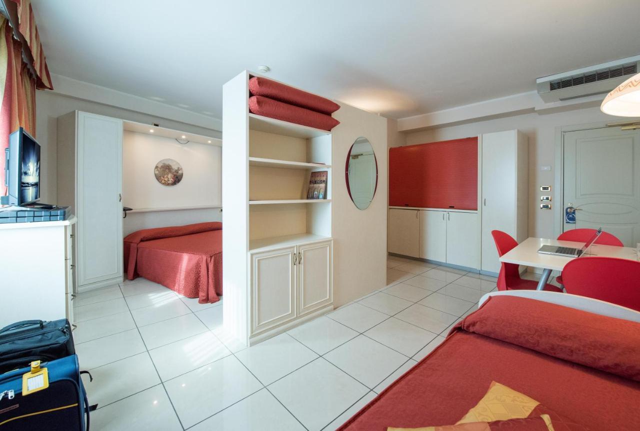 Hotel Residence White Palace Cento  Ngoại thất bức ảnh