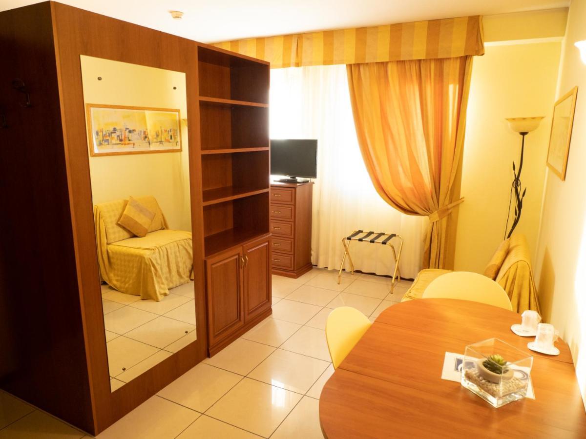 Hotel Residence White Palace Cento  Ngoại thất bức ảnh