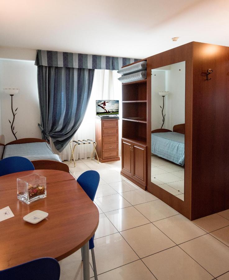 Hotel Residence White Palace Cento  Ngoại thất bức ảnh