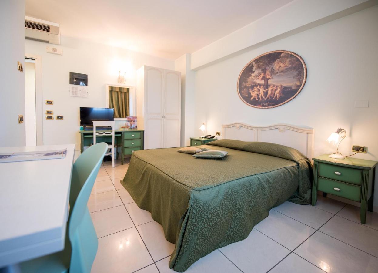 Hotel Residence White Palace Cento  Ngoại thất bức ảnh