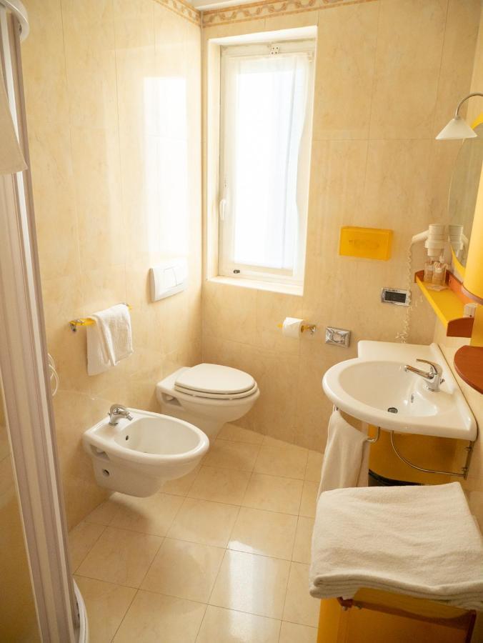 Hotel Residence White Palace Cento  Ngoại thất bức ảnh