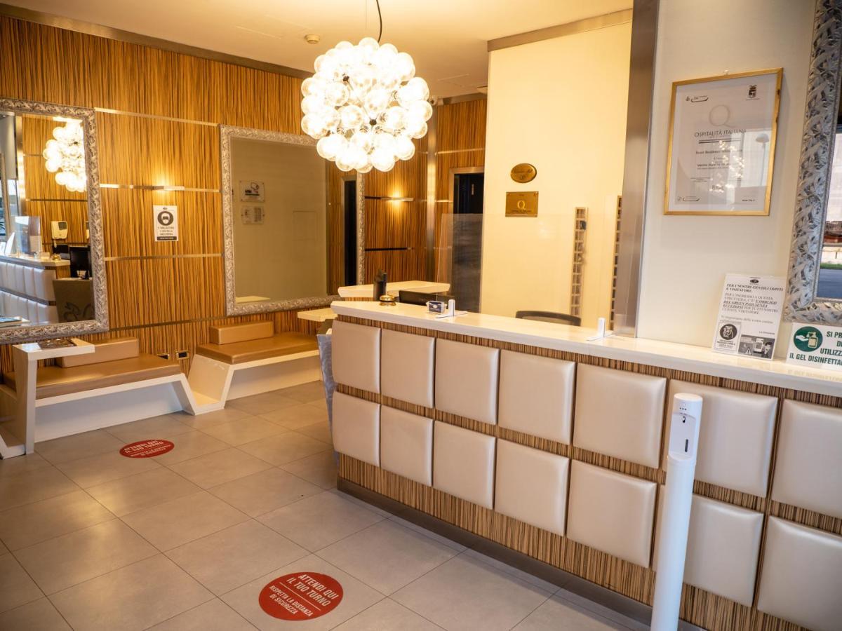 Hotel Residence White Palace Cento  Ngoại thất bức ảnh